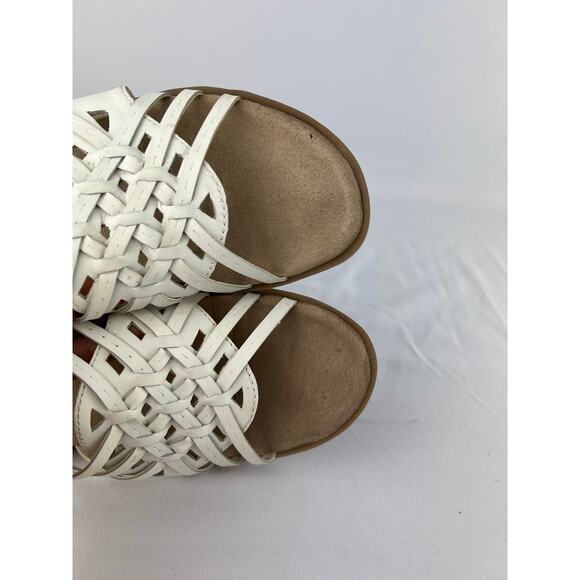 Classiccore White Leather Slide Sandals Women’s 8 Bare Traps Comfort Wedge Boho - Picture 6 of 13
